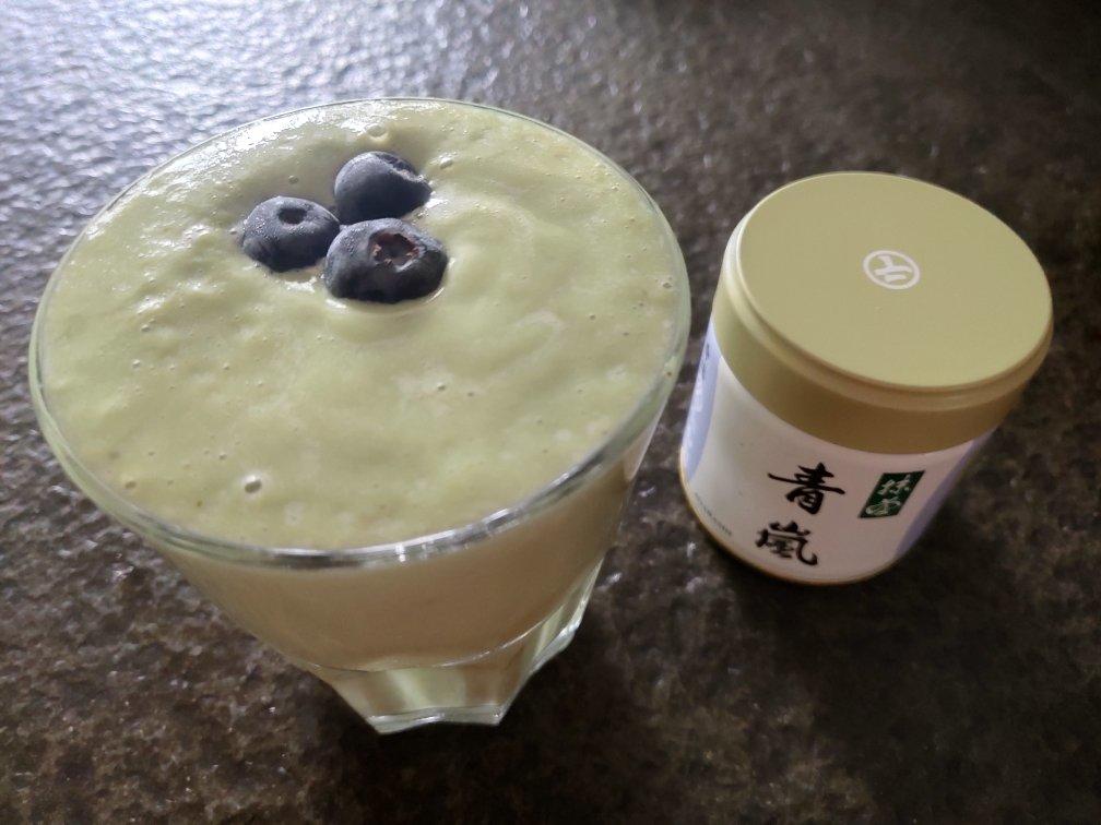 【健康零食】牛油果抹茶奶昔