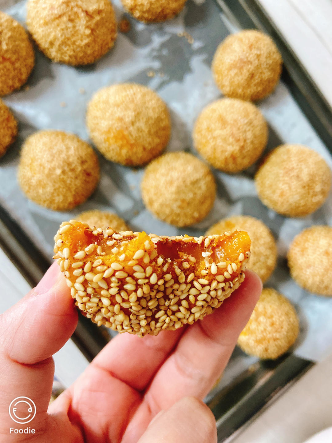 免油炸！秋日小甜品👉糯叽叽的南瓜芝麻球！