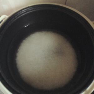 紫蘇大蝦魚丸粥的做法 步骤2