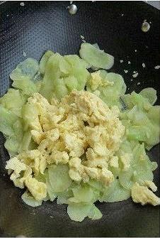 黄瓜炒鸡蛋的做法 步骤5