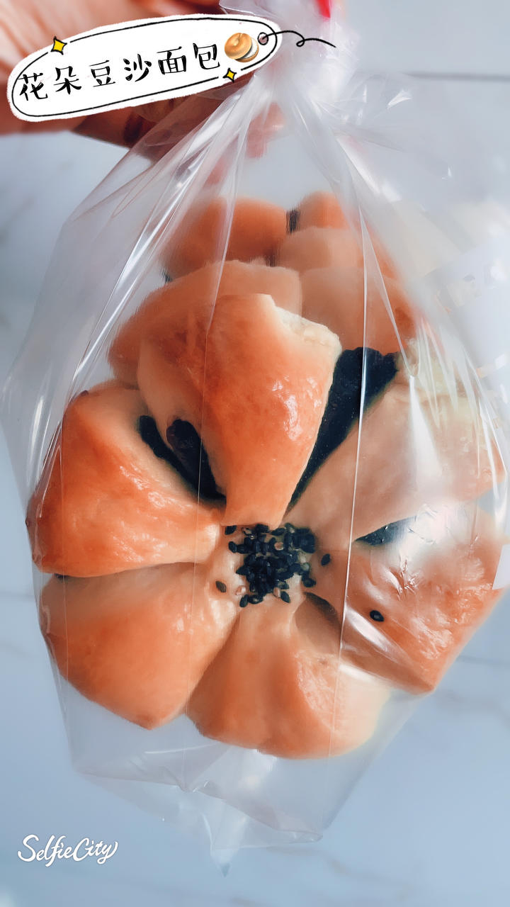 花朵豆沙面包