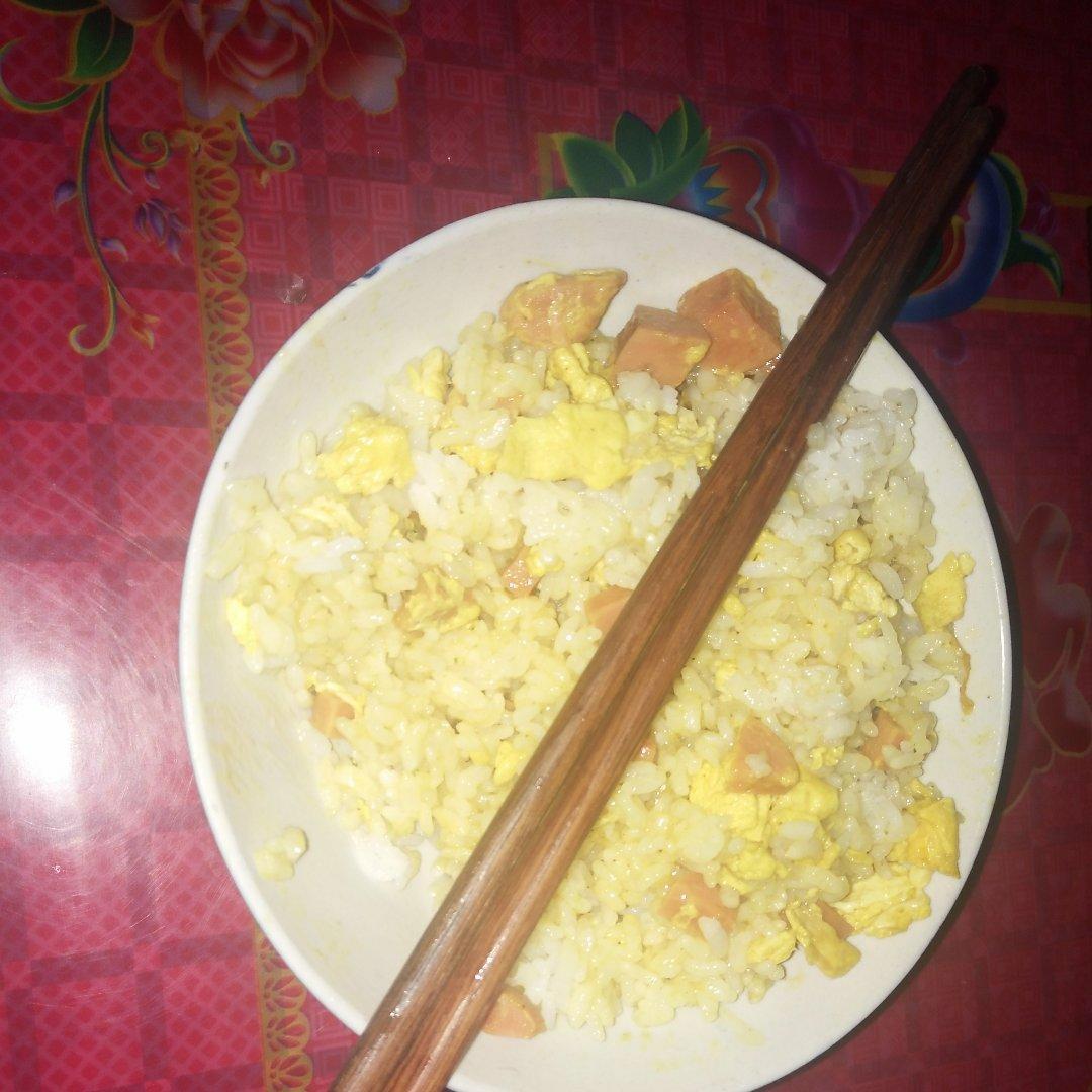 火腿肠咖喱饭