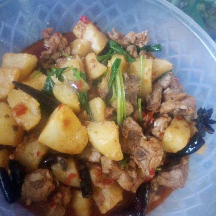 川味土豆烧排骨