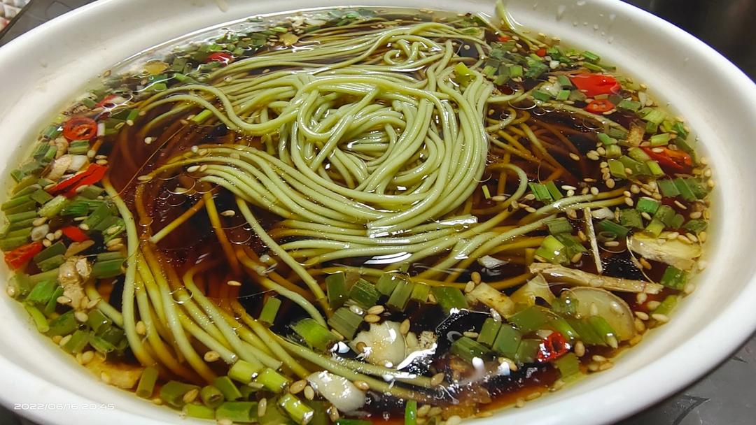 一碗热汤面