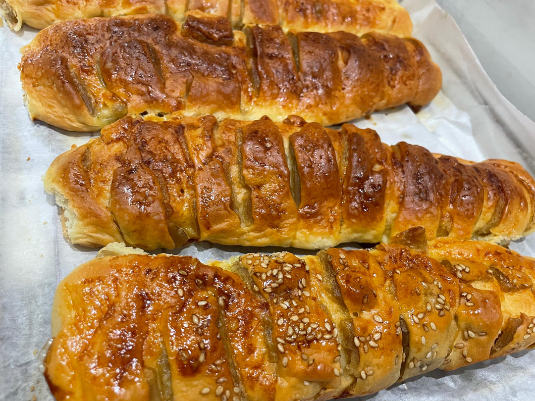 豆沙毛毛虫面包