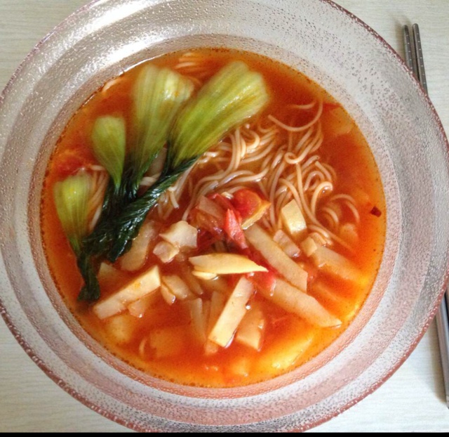 最家常的普通汤面——西红柿鸡蛋龙须面