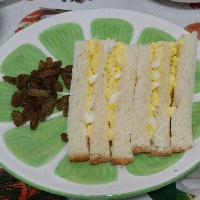 鸡蛋三明治