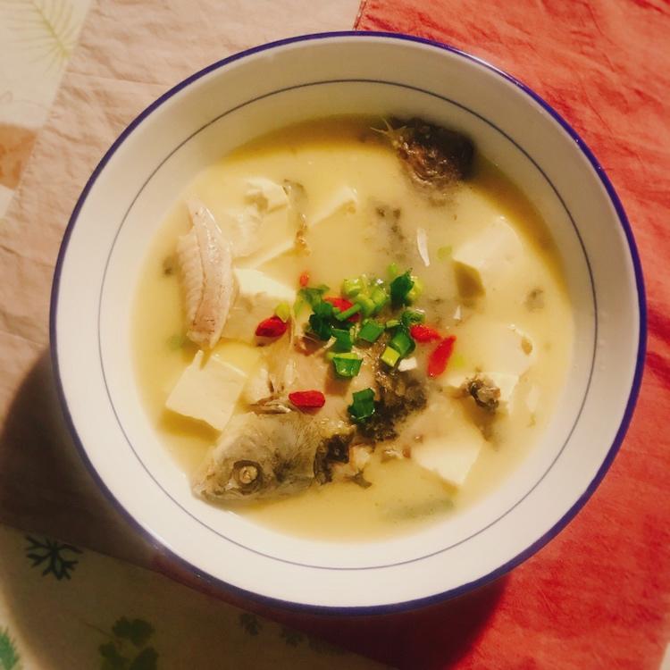 鲫鱼豆腐汤