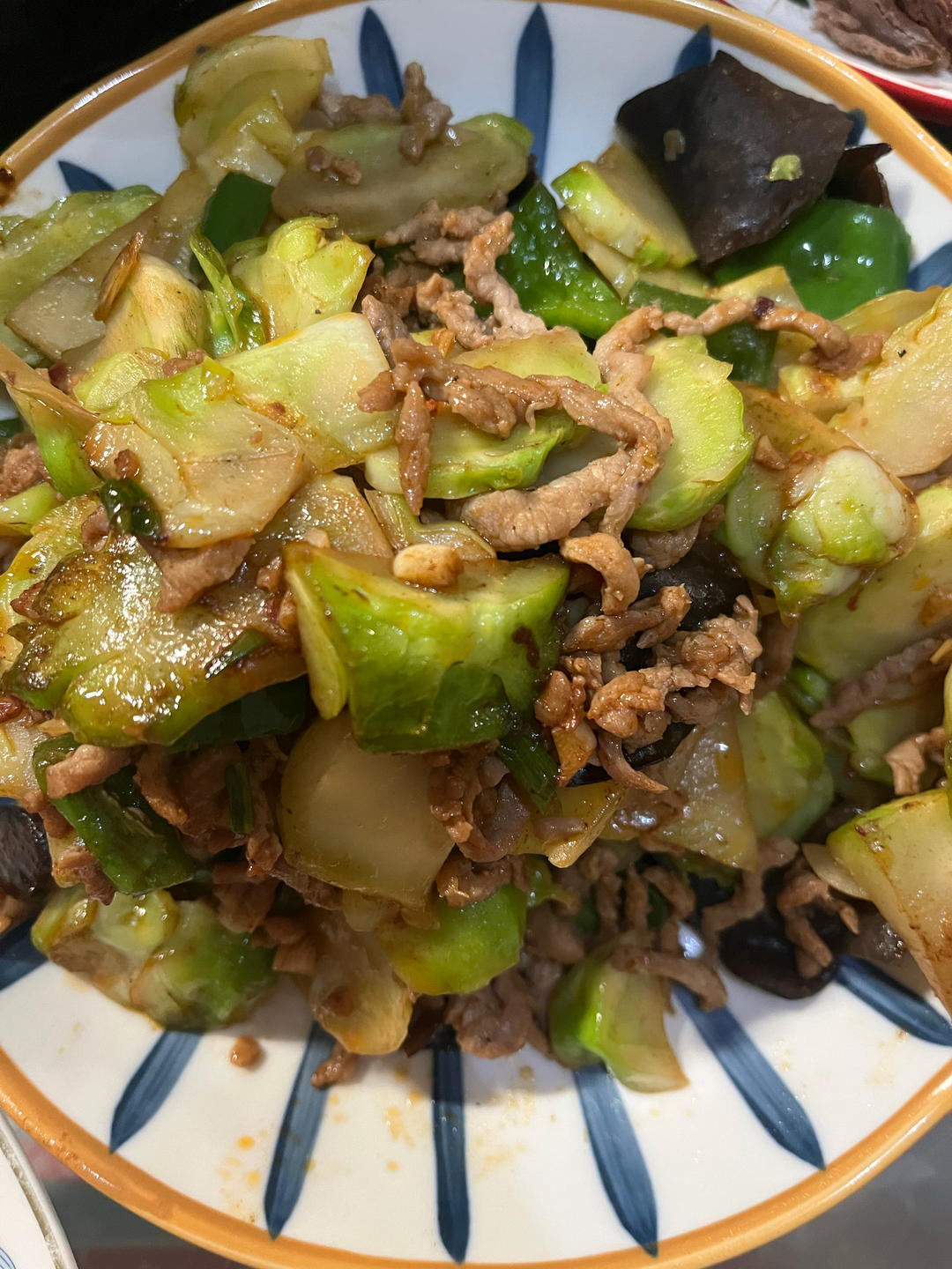 剁椒儿菜炒肉——脆辣可口