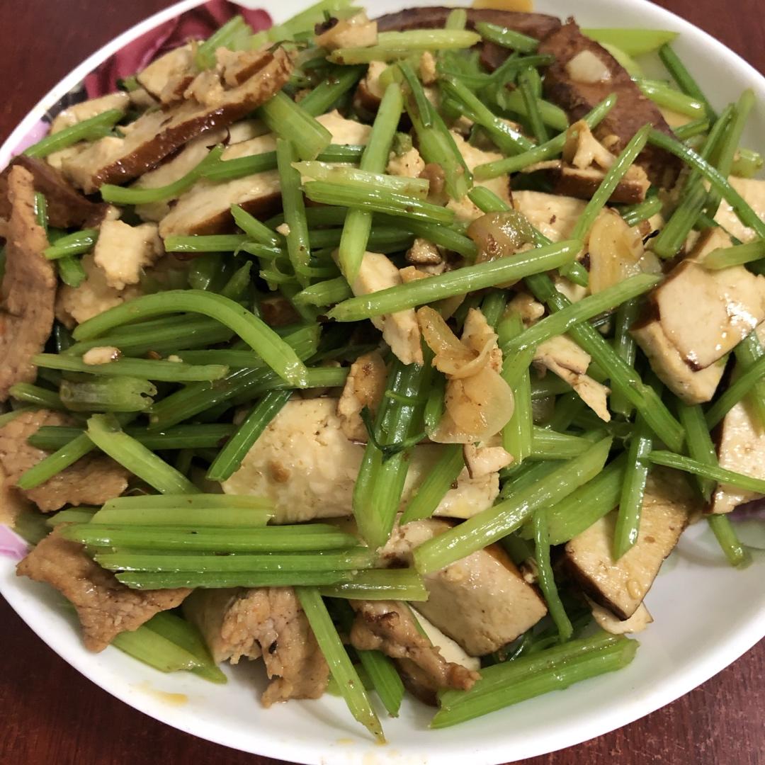 芹菜炒香干