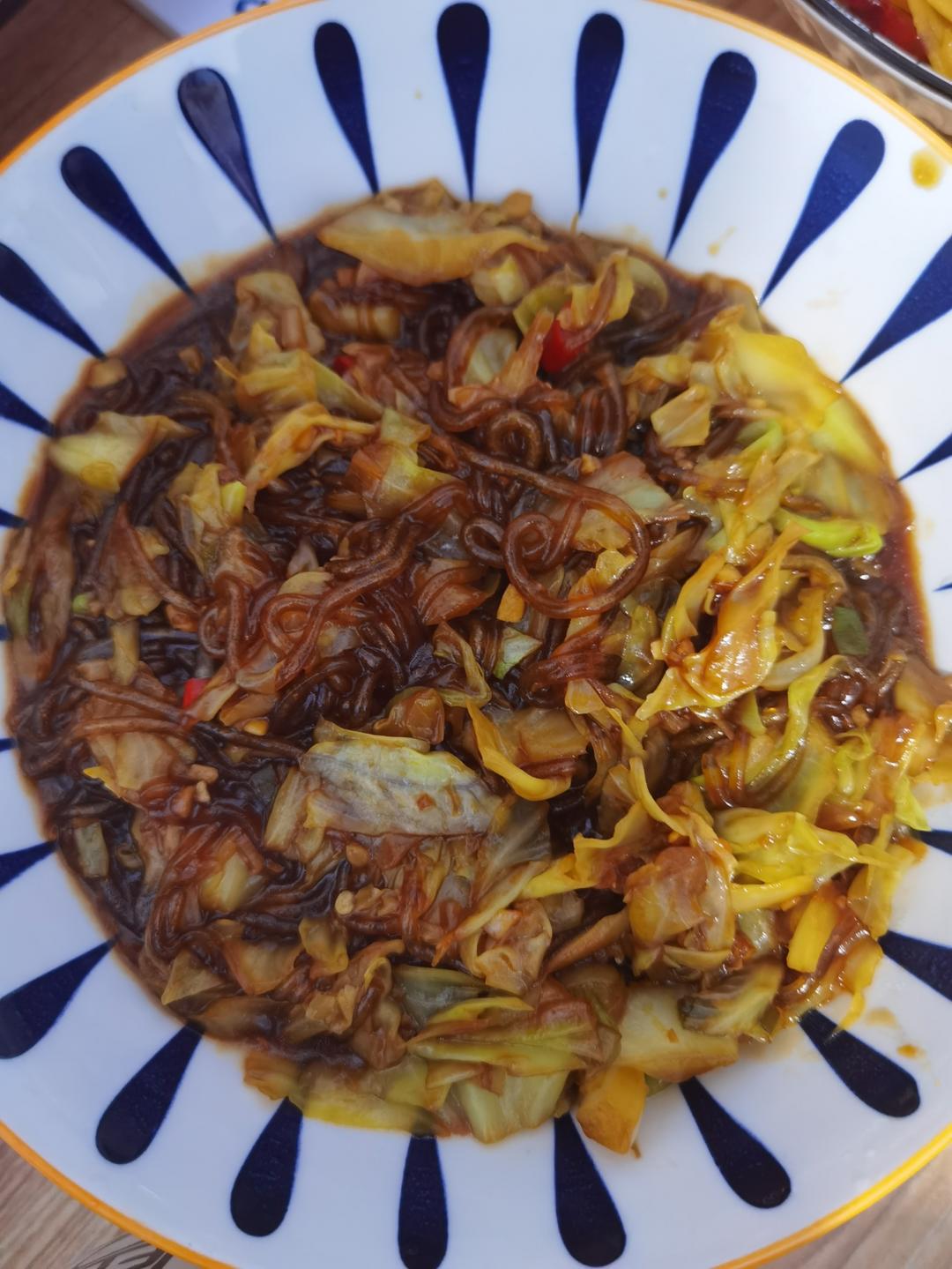 最近爱吃粉丝粉条～包菜炒粉丝