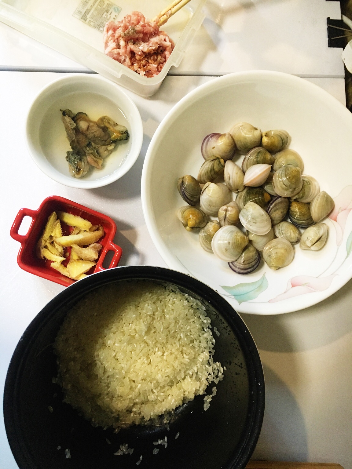 【拿手菜】蛤蜊蚝干粥的做法