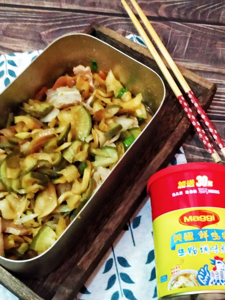 美极鲜鸡精--蒸萝卜干的做法