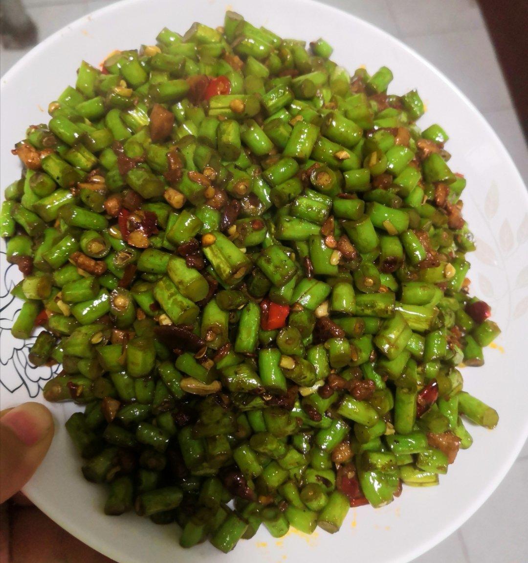 超下饭的豆瓣酱炒豇豆