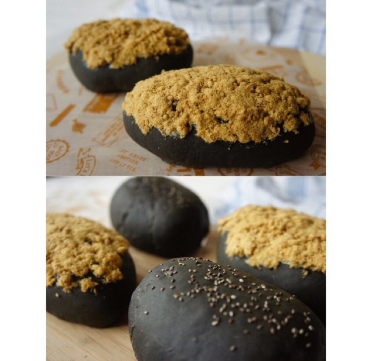 嫩嫩的crystal做的墨鱼汁肉松小面包