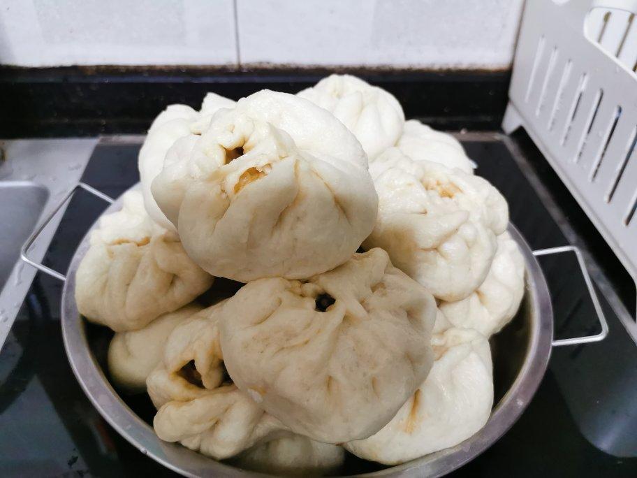 香嫩多汁鲜肉包子（香菇猪肉包）