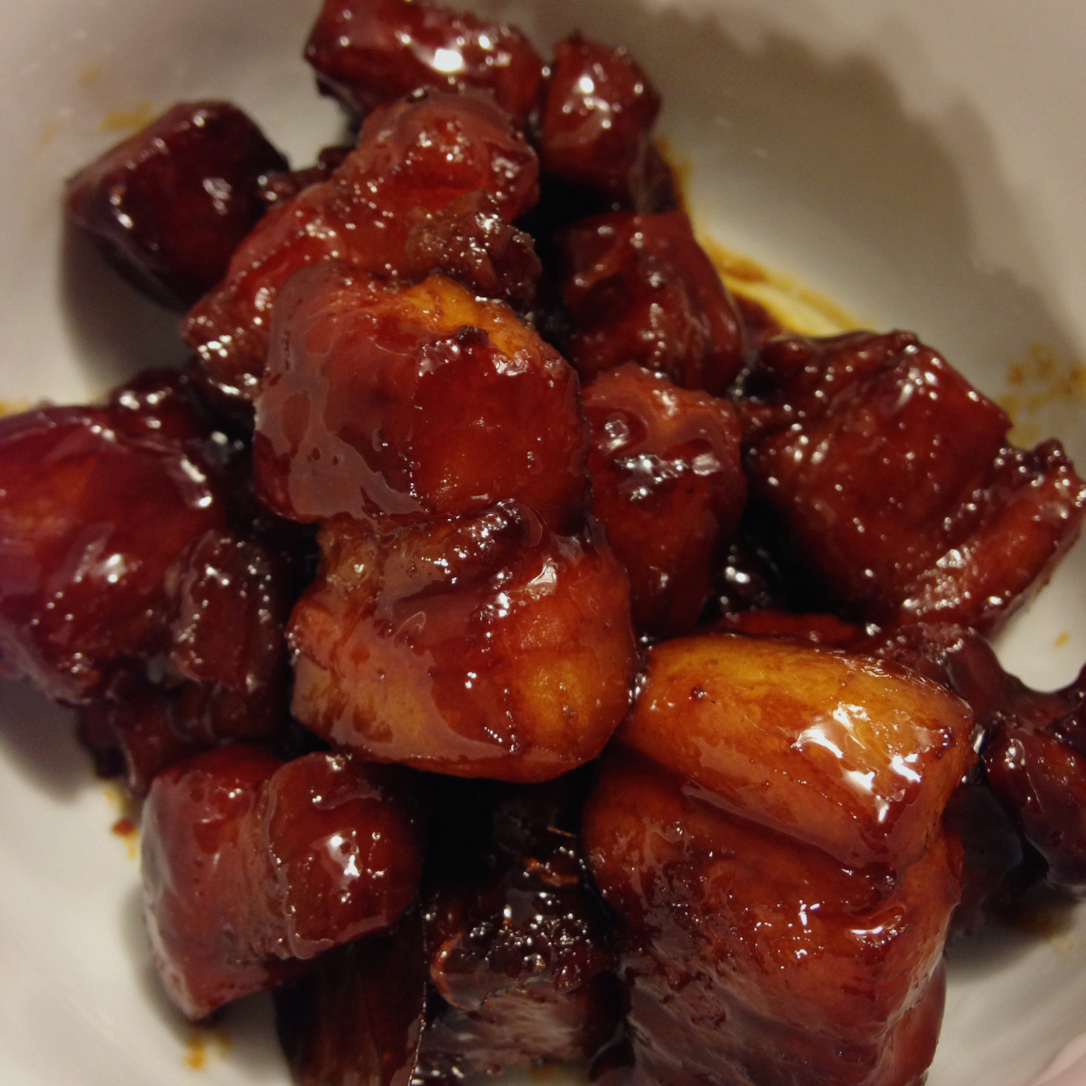 吃着碗里望着锅里的红烧肉