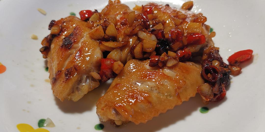 不要再可乐鸡翅了，求求你试试蒜香鸡翅吧，香味捅破天花板！
