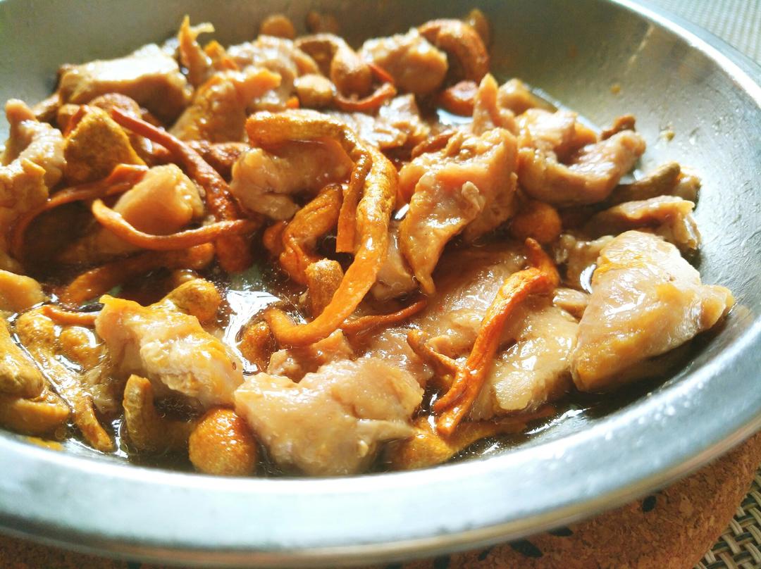 头顶长了一只猫做的蒸瘦肉