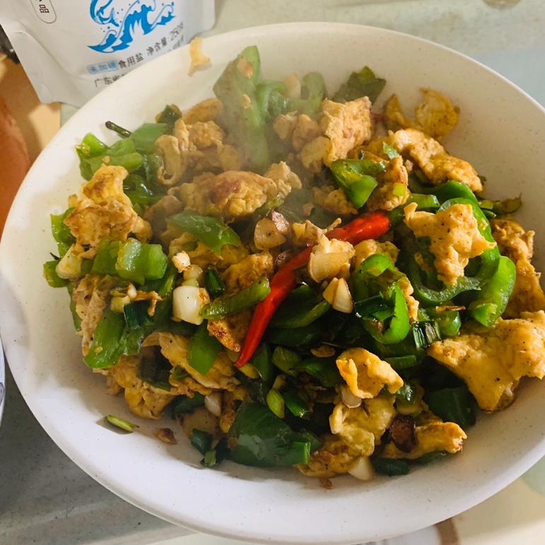 厨师长教你：“青椒炒鸡蛋”的家常做法 ,非常下饭