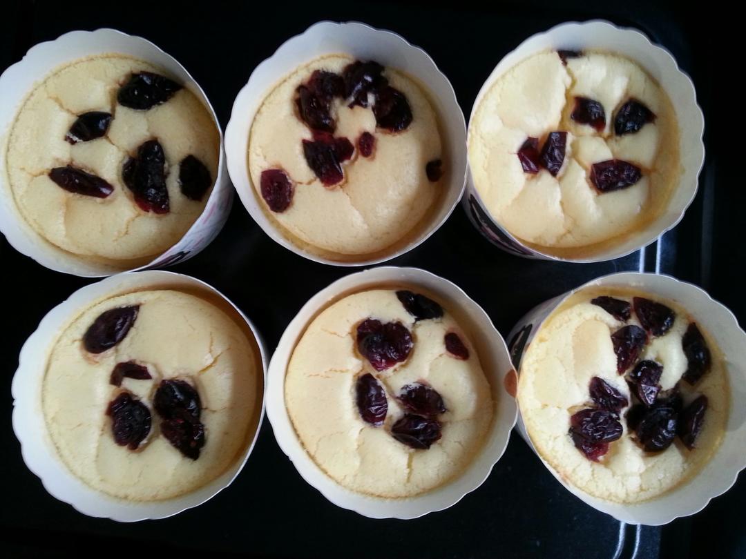 消耗淡奶油之作——淡奶油小蛋糕