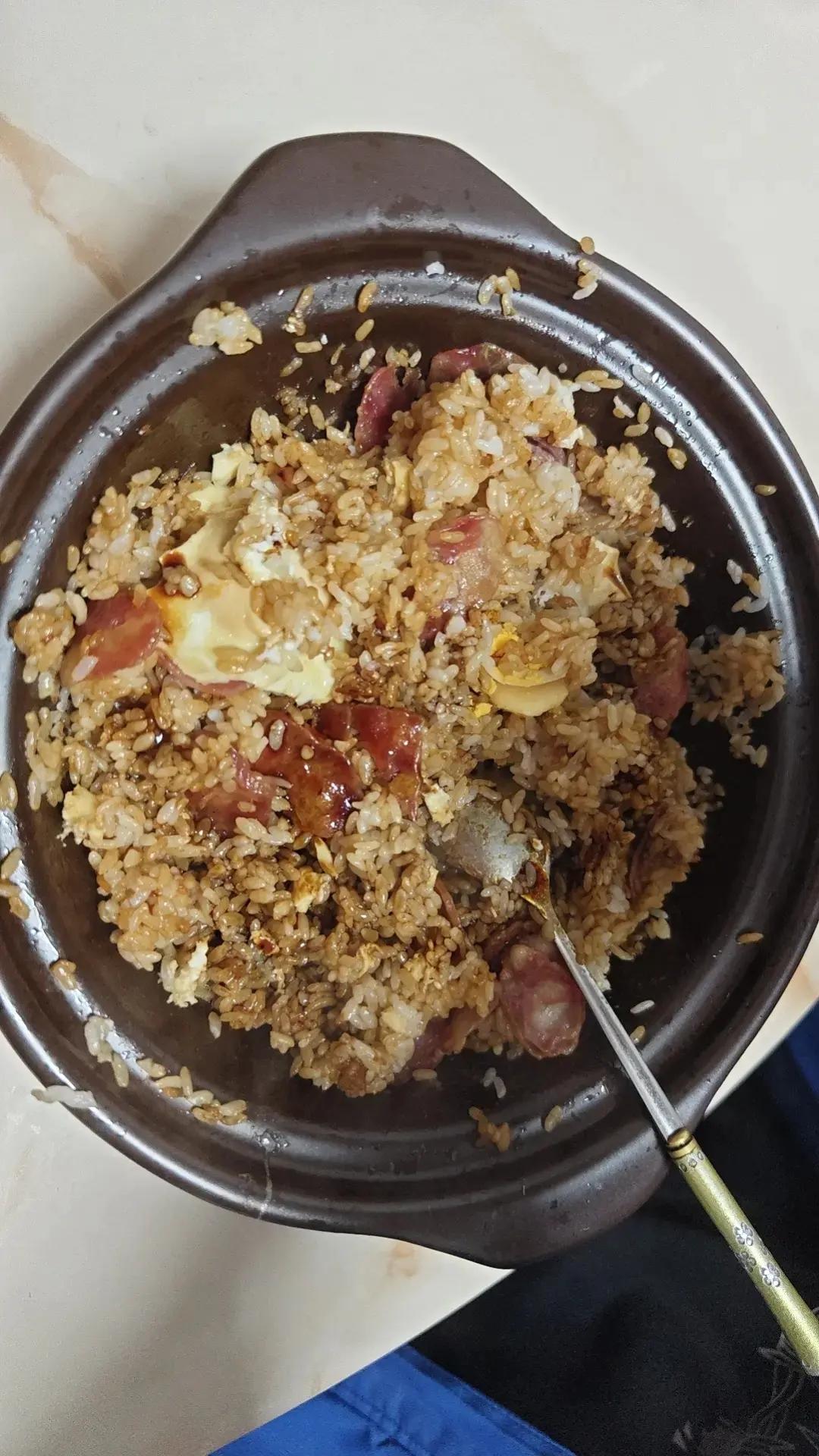 腊味煲仔饭，20分钟饭菜同出