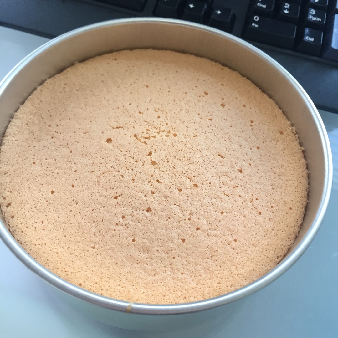 不粘模超完美戚风蛋糕--不塌不缩不开裂