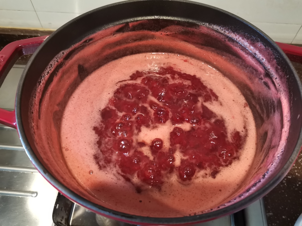 【亮晶晶的草莓酱】摘太多吃不完的好方法的做法 步骤8