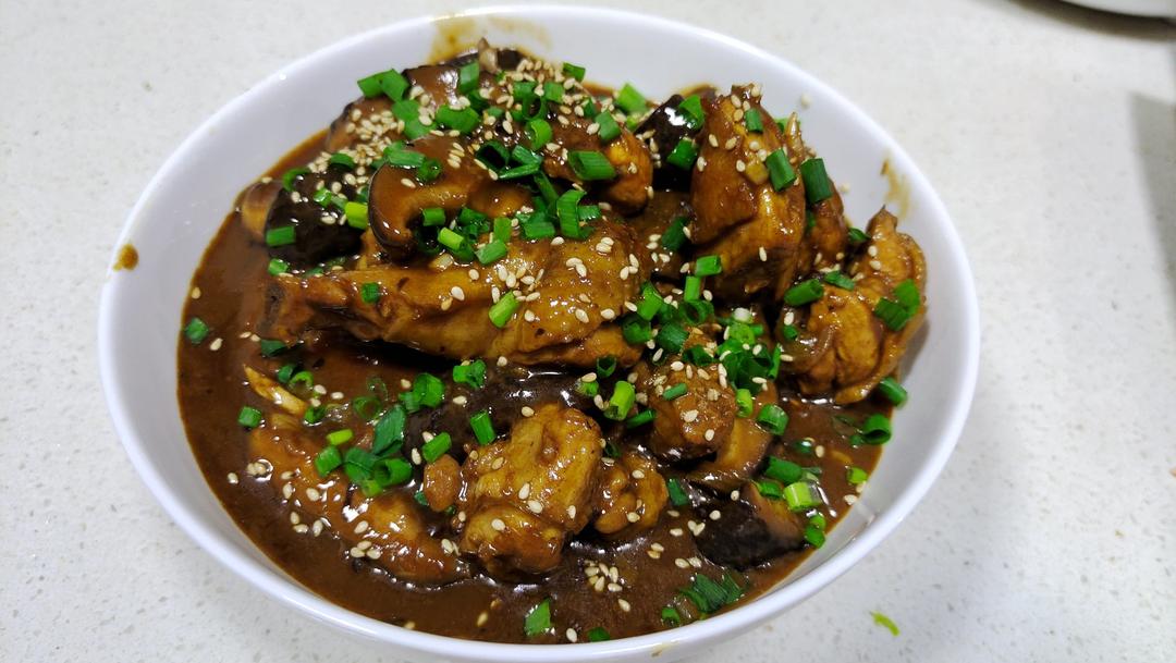❤️香菇滑鸡：鸡肉滑嫩，香菇入味‼️