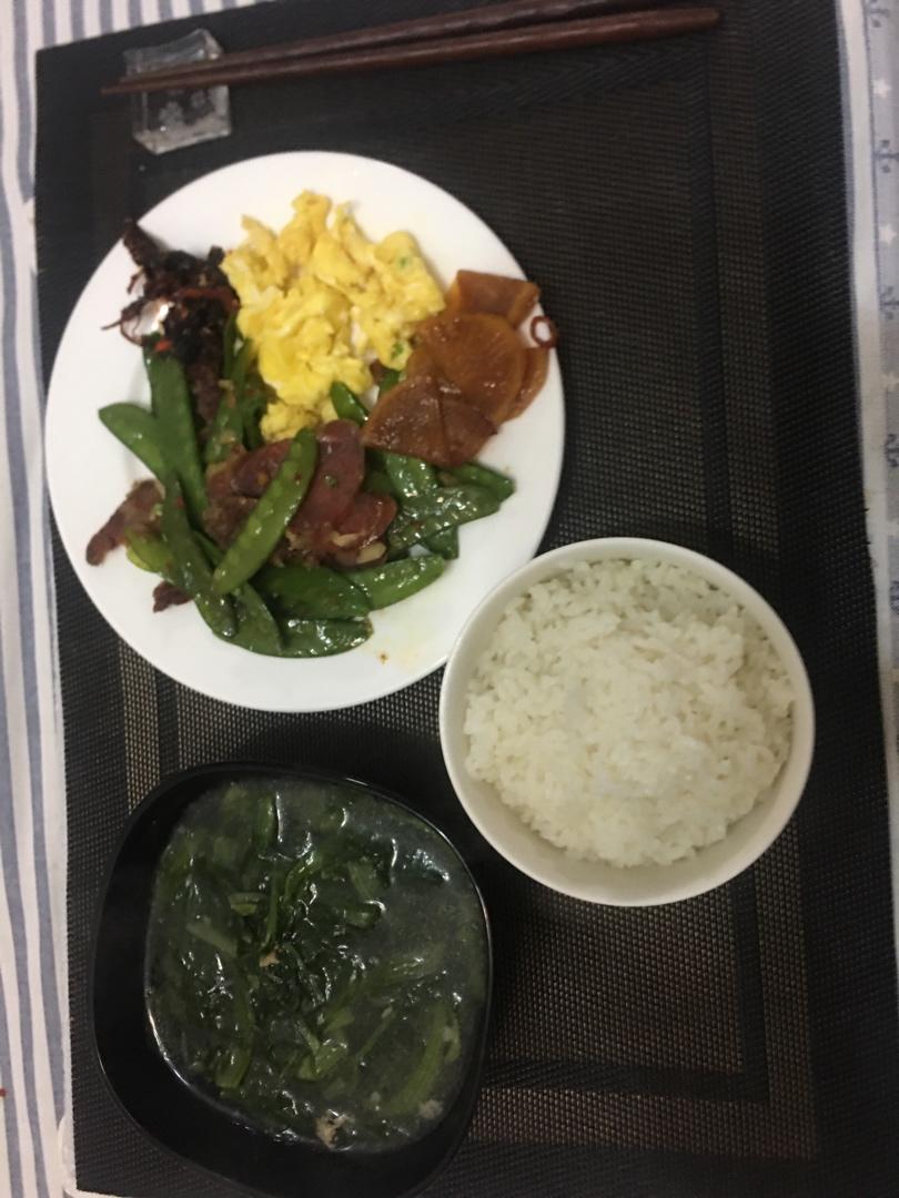 超脆爽的荷兰豆炒香肠