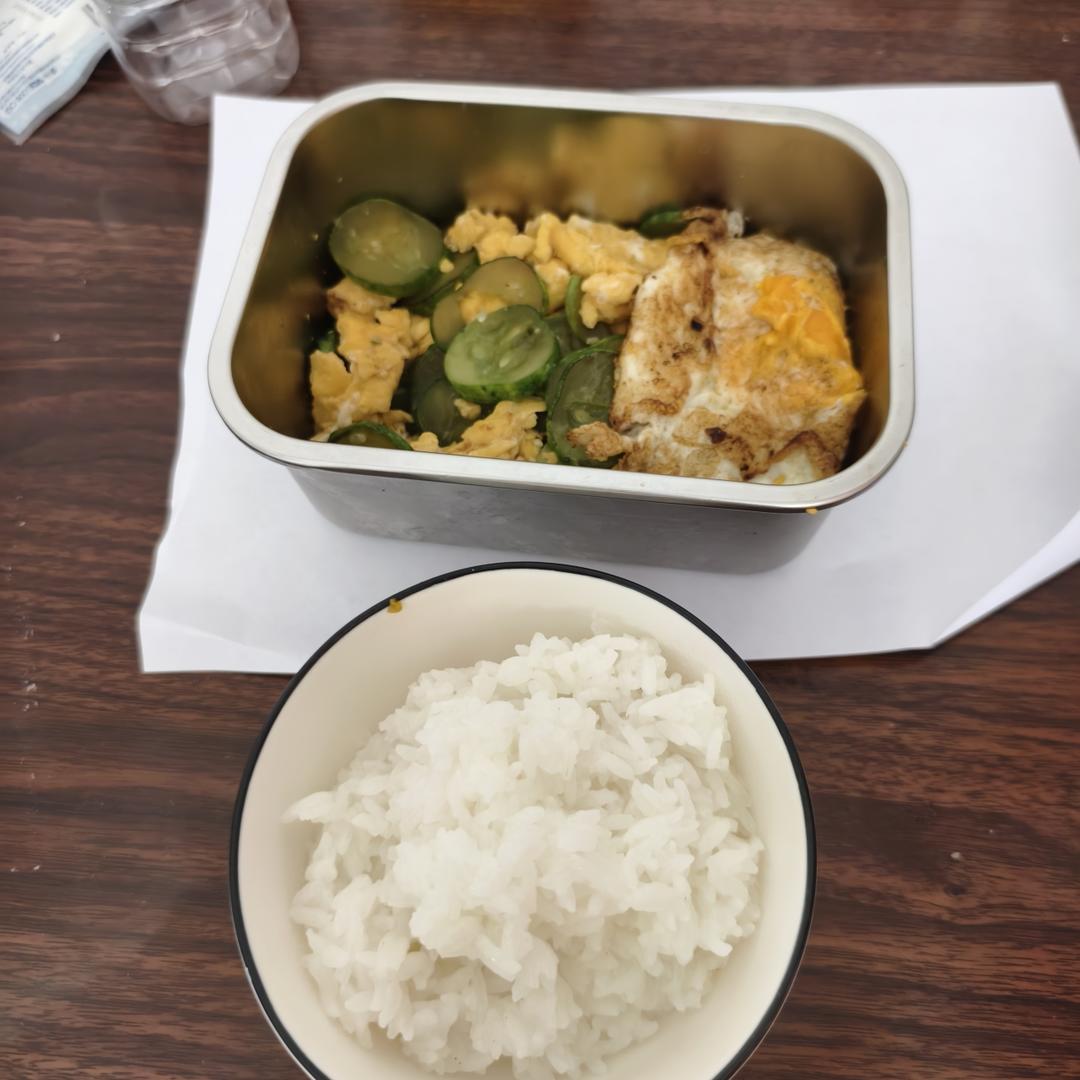 黄瓜炒鸡蛋