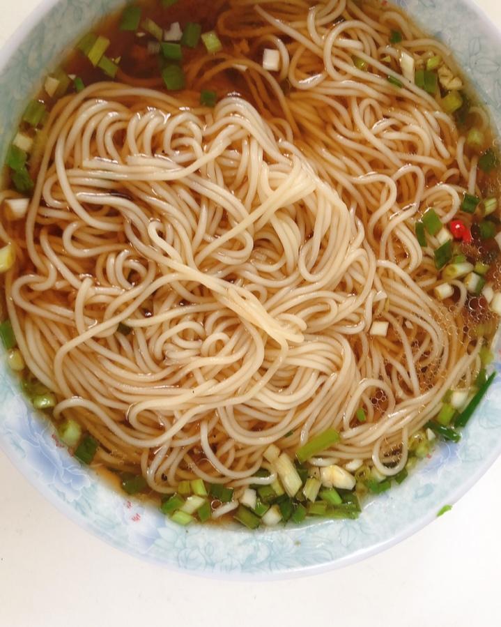 热汤面