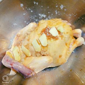 电饭煲盐焗鸡的做法 步骤2