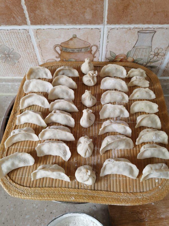西葫芦鸡蛋虾皮饺子