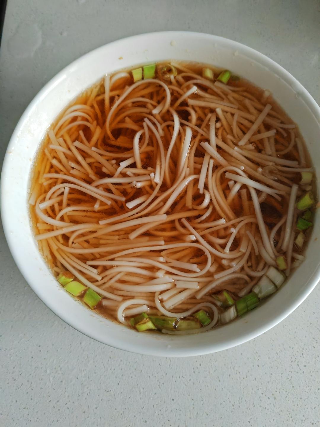 清汤挂面-香而不腻，方便快捷