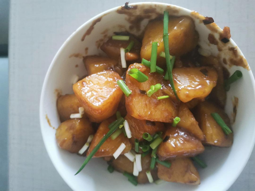 🔥巨下饭，软糯入味！比肉还好吃的红烧土豆