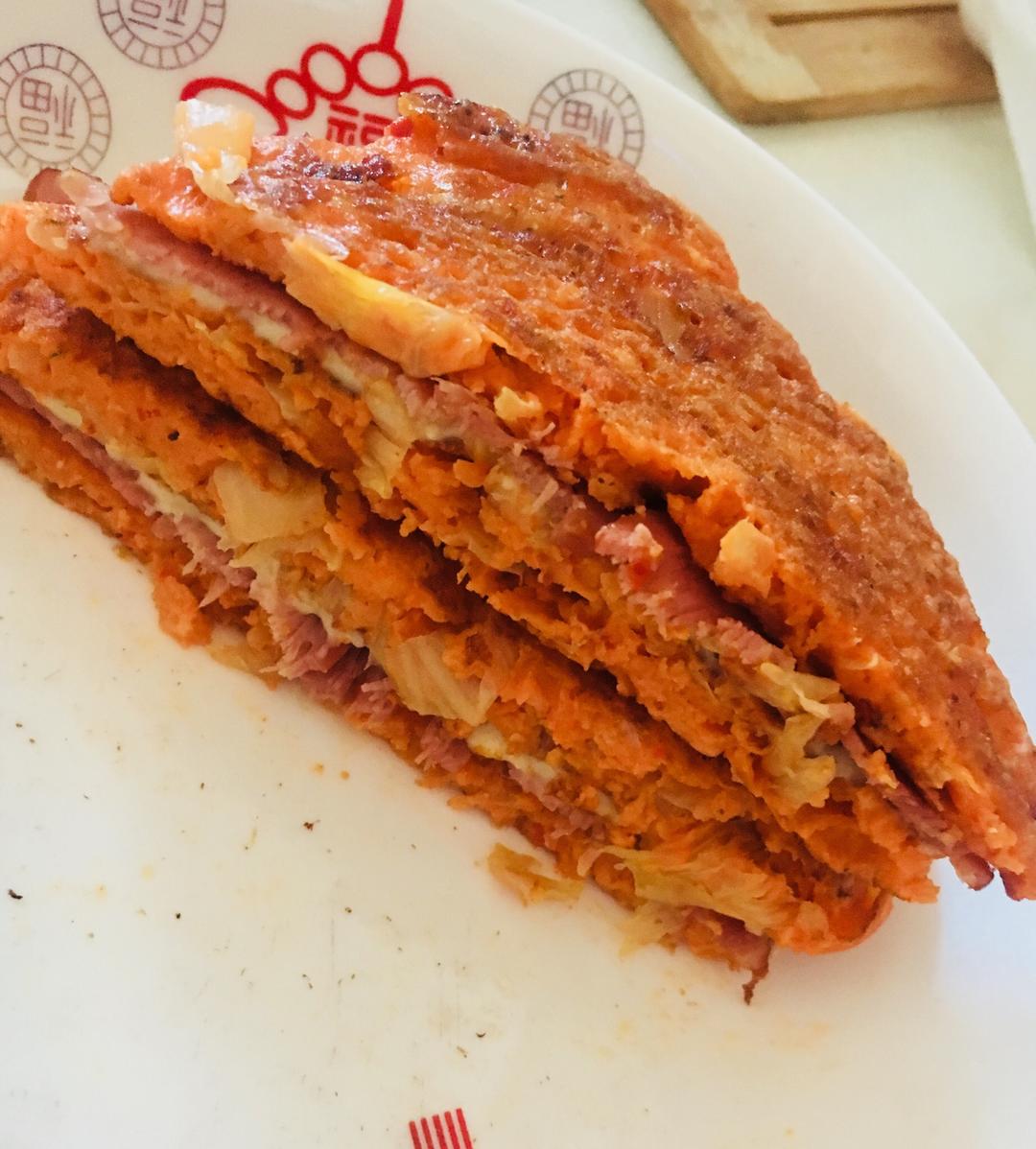 泡菜饼三明治的做法