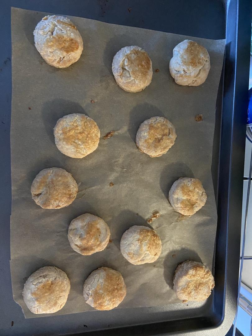 【视频】3分钟 奶油司康Scone(可能是世界上最快手的司康) 消耗淡奶油～