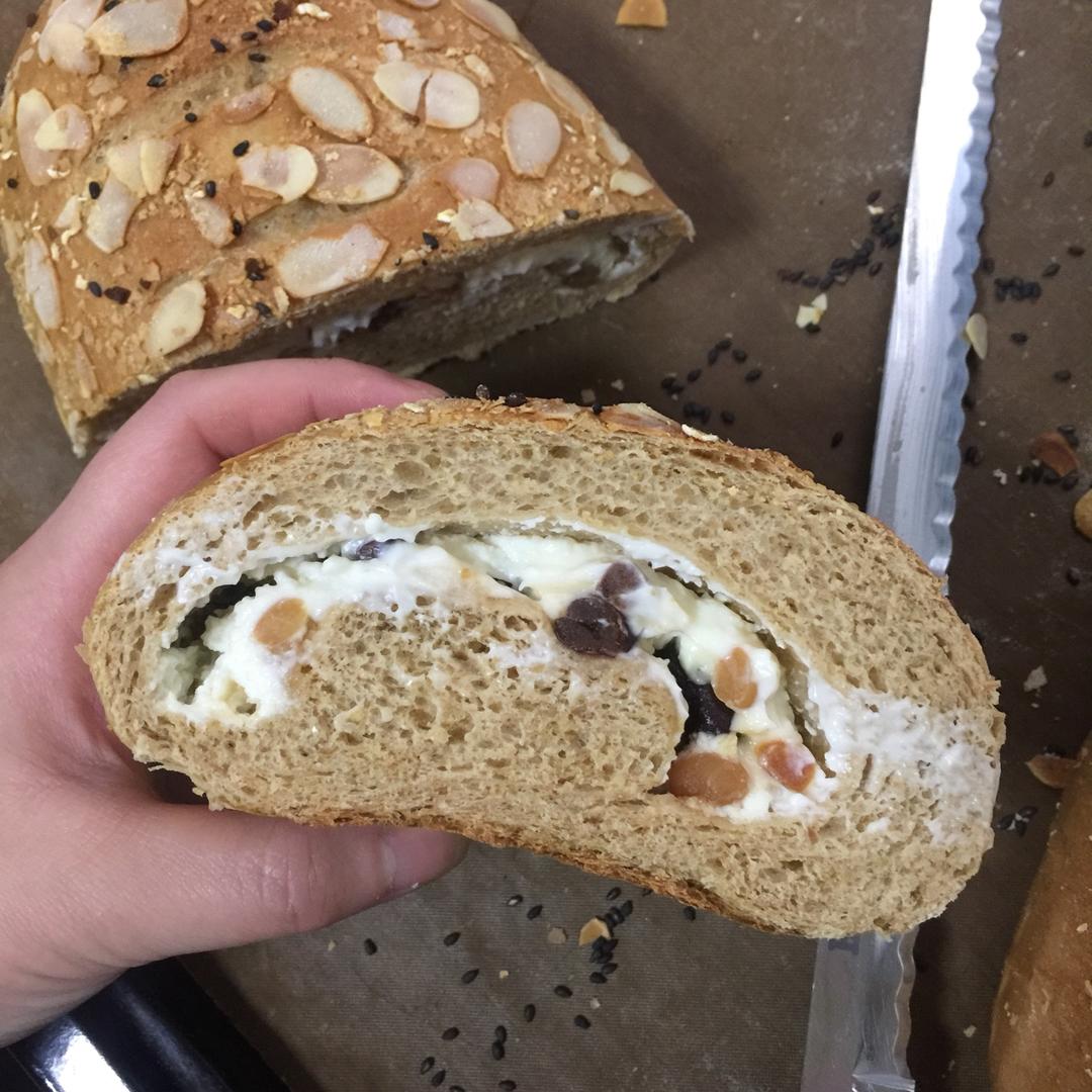 全麦杂粮乳酪面包