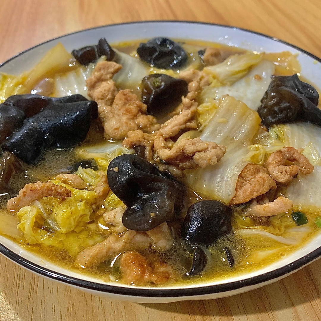 白菜木耳炒肉