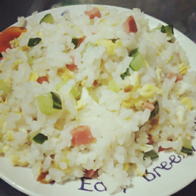 红黄绿炒饭