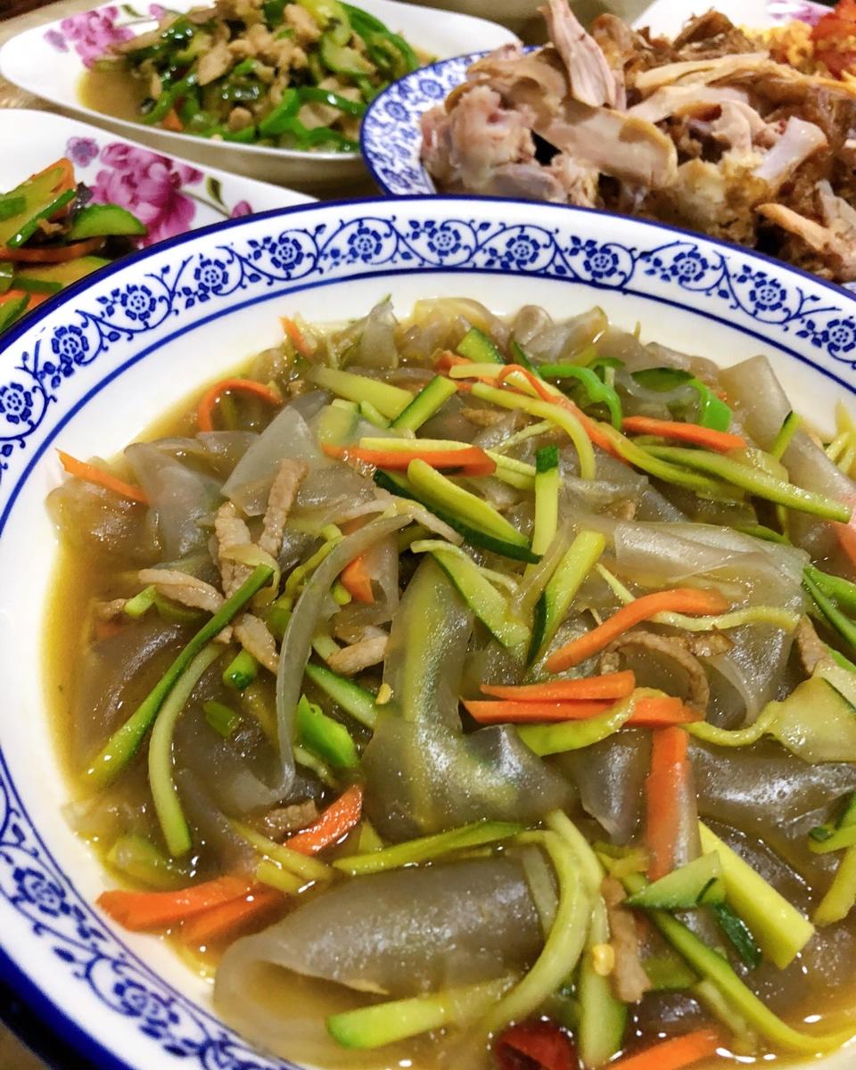 炒肉大拉皮