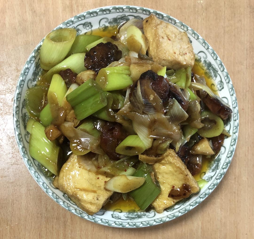 大葱炒腊肉（葱爆腊肉）
