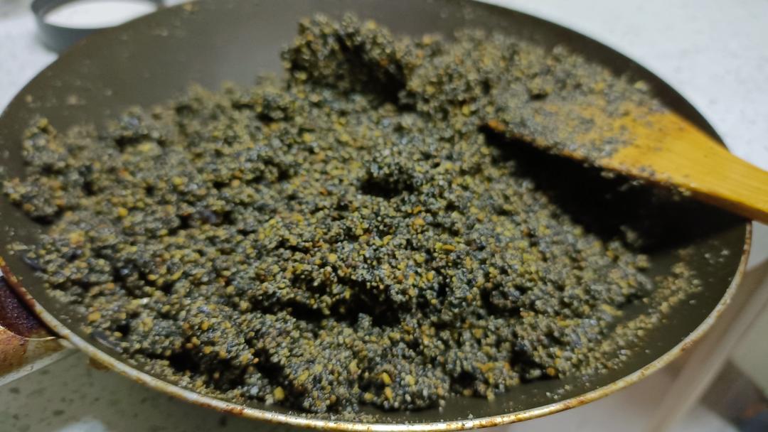 用绞肉机做黑芝麻丸