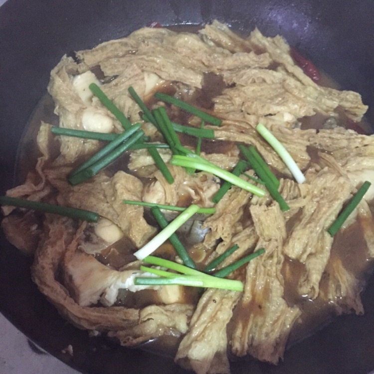 腐竹焖鱼腩