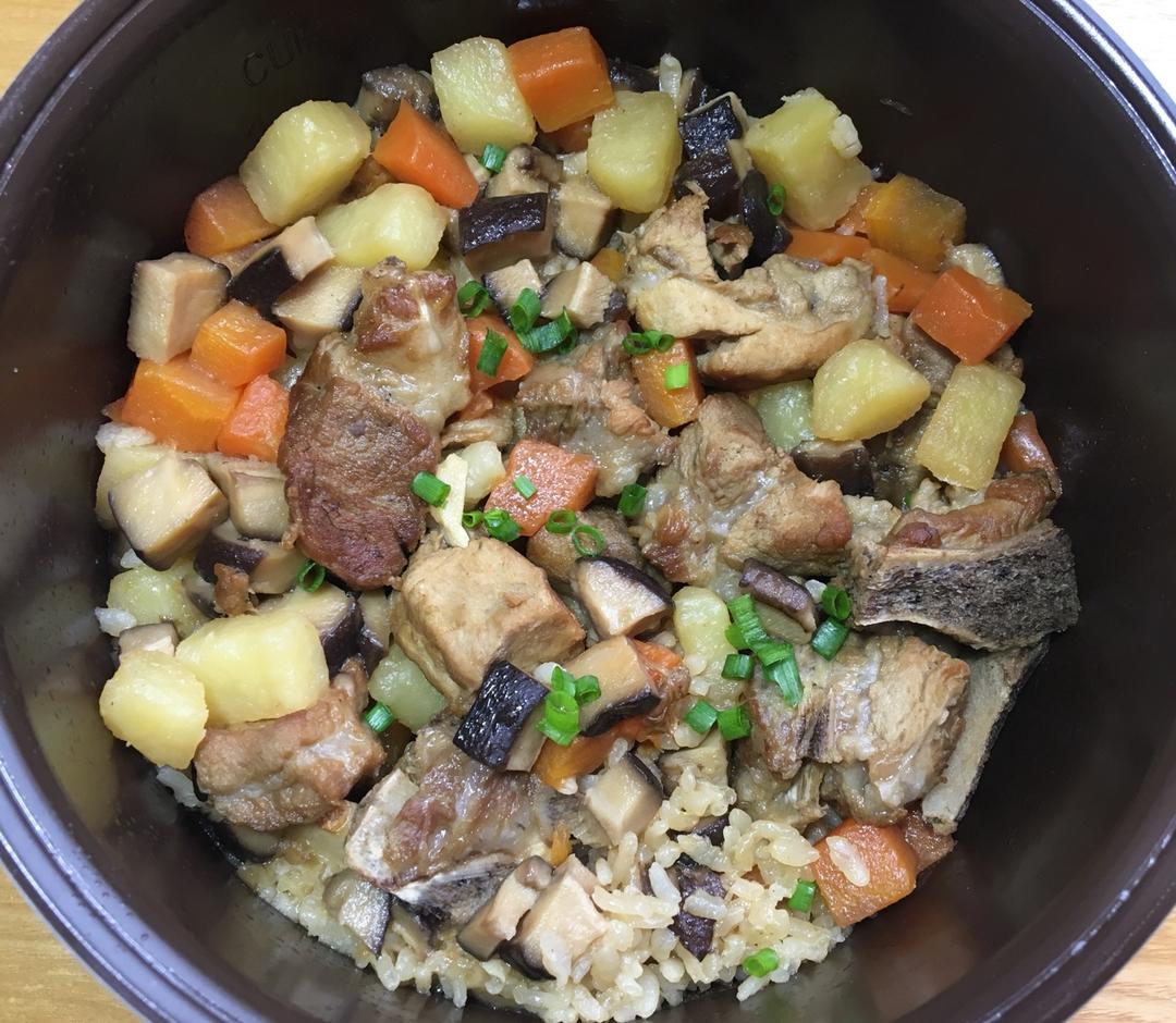 喷香排骨焖饭（爆好吃）