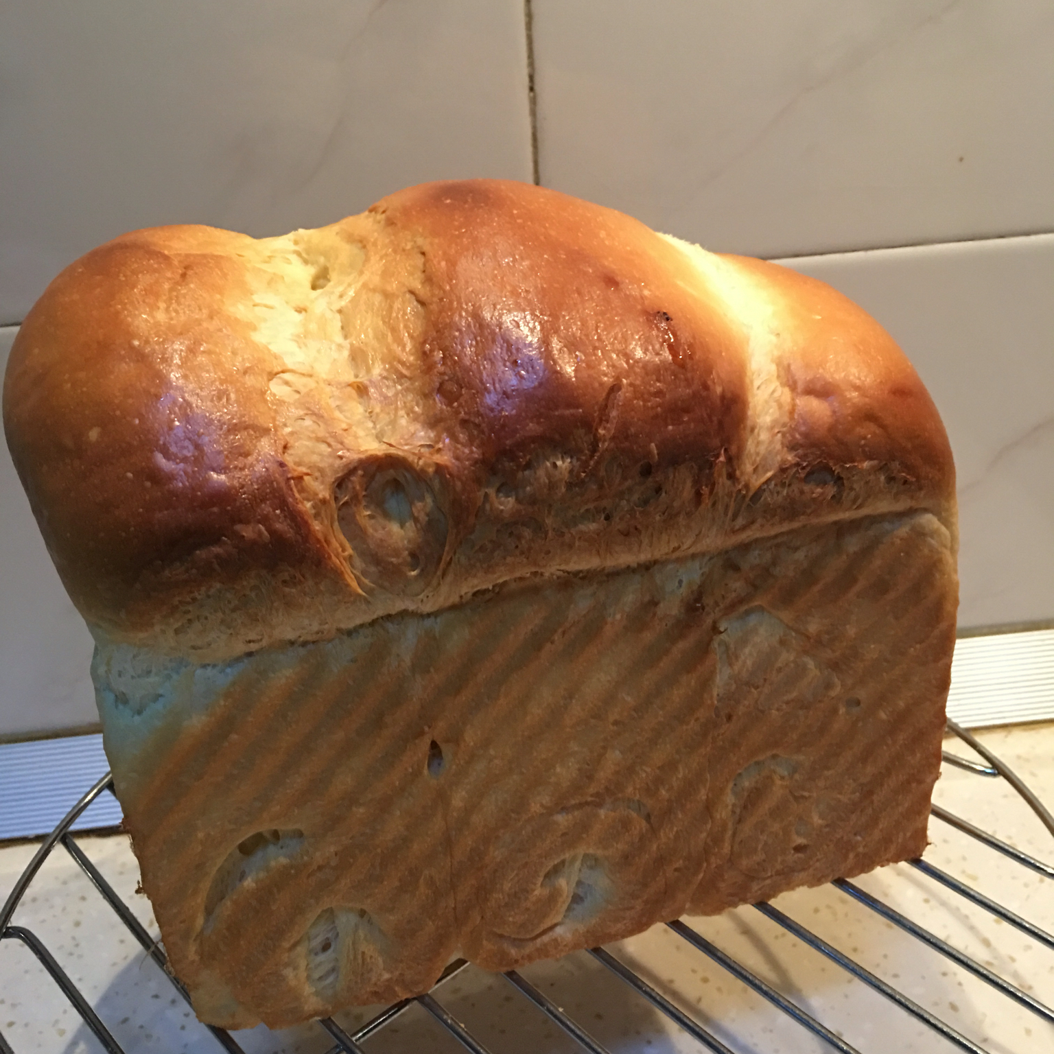 超级爆头王～牛奶蛋黄吐司