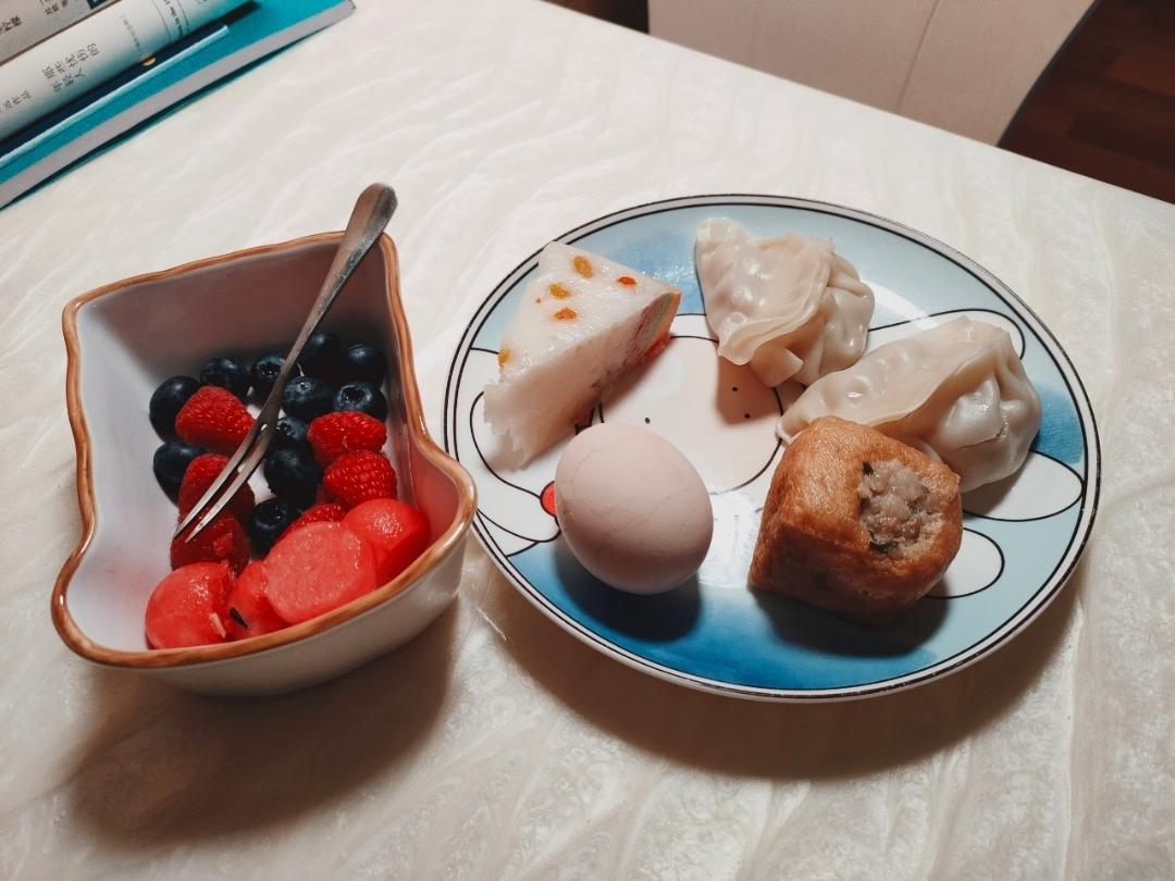 每天早安、午安和晚安，一年四季都不觉厌烦