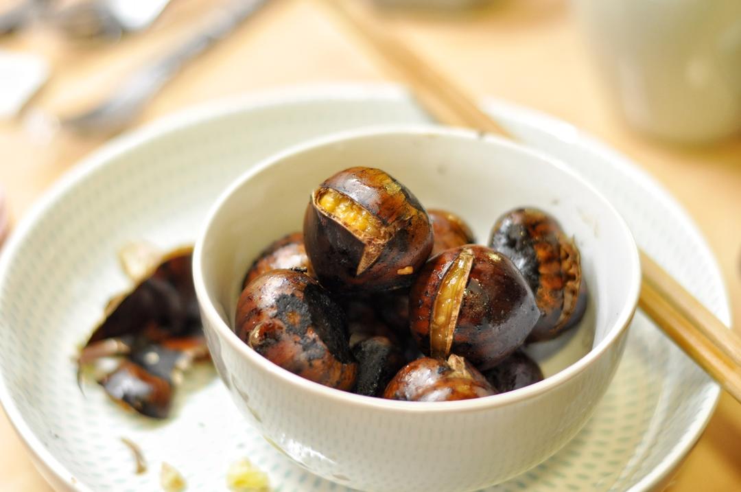 慵懒美丽的栗子