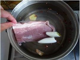 珍选捞汁野山椒白肉的做法 步骤3